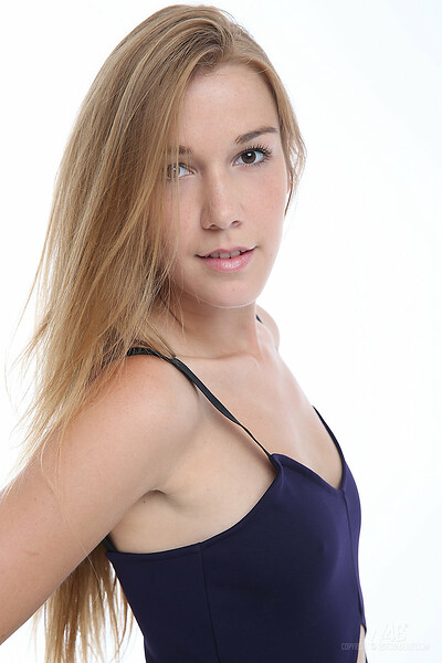 Model Alexis Crystal in CASTING Alexis Crystal