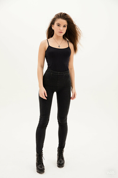 Model Evelina in Evelina CASTING