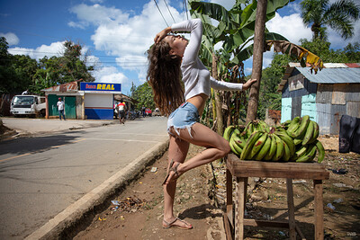 Model Irene Rouse in Street Gym